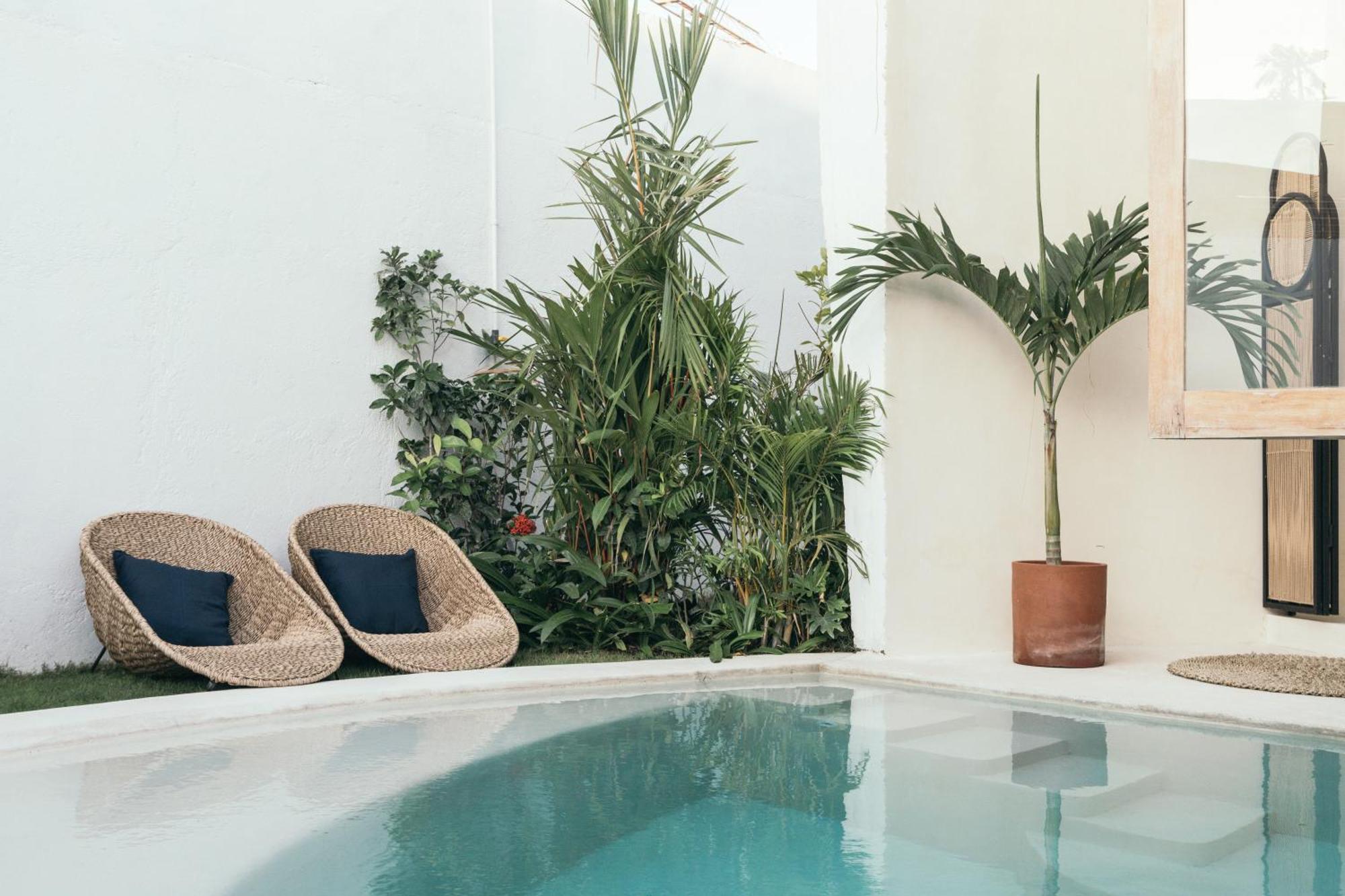 Makaii Tiny With Private Pools Bed & Breakfast